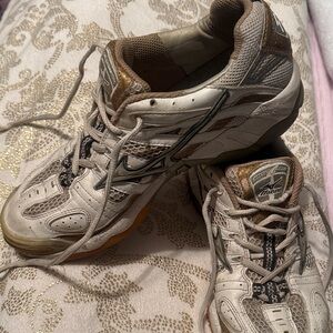 Mizuno White and Brown Athletic Shoes